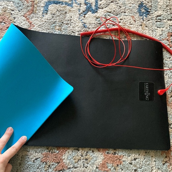 Black Grounding Mat with Cord for In-Home Earthing - Picture 5 of 5